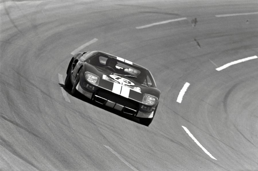  Ford GT40 (Mk I) 1965 года  (фото 16 из 66)